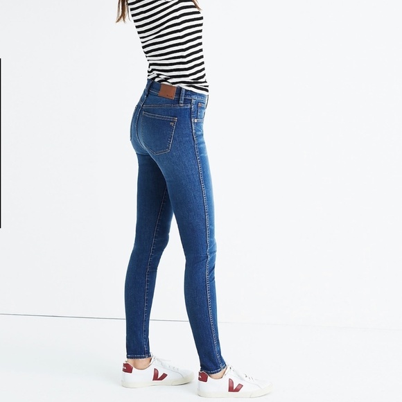 Madewell 9" Mid-Rise Skinny Jeans in Patty Wash - Picture 3 of 11